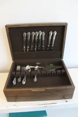 Estate sale item photo 33