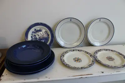 Estate sale item photo 34