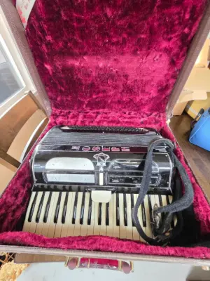 Estate sale item photo 34