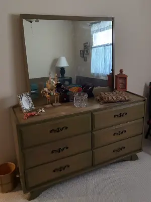 Estate sale item photo 35