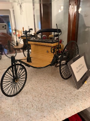 Estate sale item photo 8