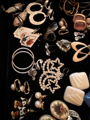 Estate sale item photo 6